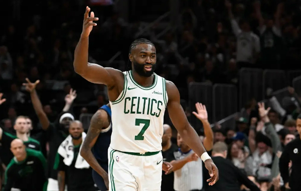 NBA实力榜官宣：绿军强势登顶，勇士位列三甲，湖人暂居第12之深度剖析